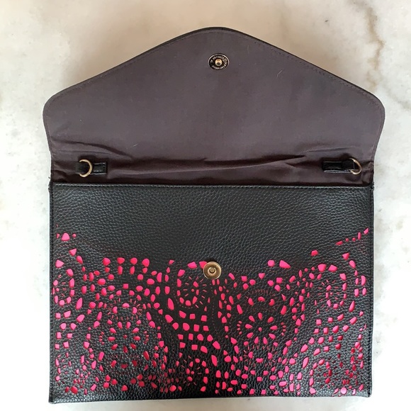 Faux leather envelope purse - Picture 3 of 5